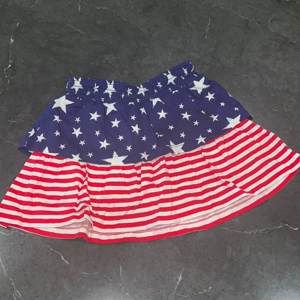 Adorable patriotic skirt! Size 5